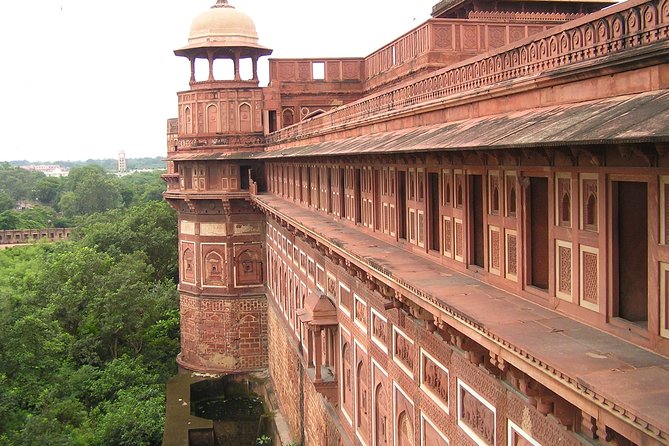 Private 4-Day Golden Triangle Tour from New Delhi - Day 3 in Jaipur: Hawa Mahal photos, Amer Fort, Jal Mahal, and Albert Hall