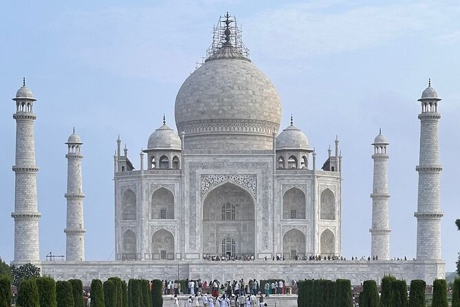Private 4 Days Golden Triangle Tour from New Delhi with Driver - Day 1 in Delhi: Mughal landmarks and iconic city stops without the chaos