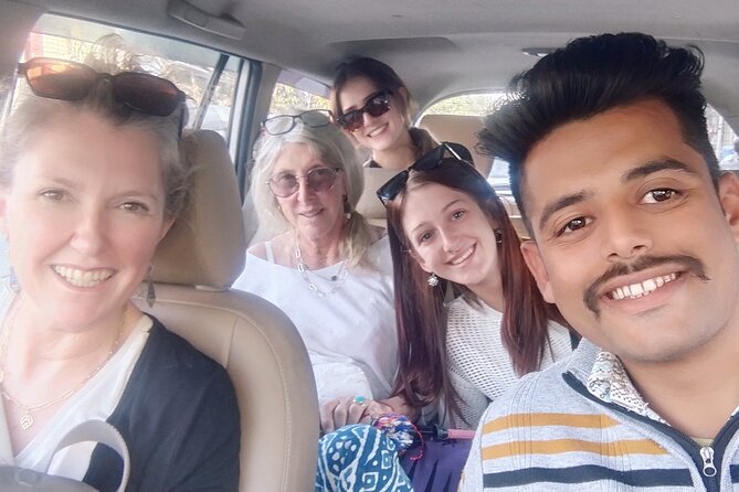 Private 5 Days Golden Triangle Tour - Visit Delhi Agra and Jaipur - Delhi day 1: Qutub Minar, Lotus Temple, India Gate, and Old Delhi by rickshaw