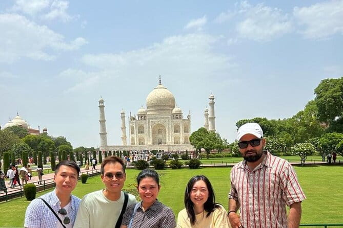 Private Agra Day Trip by Express Train -Taj Mahal & 5-Star Lunch - The Included Car Ride in Agra: Comfort With a Purpose