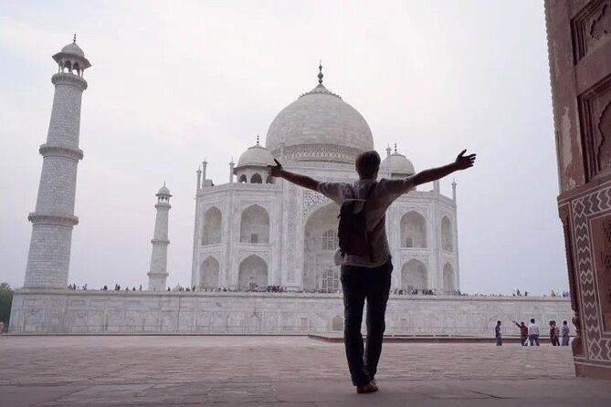 Private Agra Taj Mahal Same Day Tour By Car From Delhi - All Inclusive - Agra Fort in about an hour, what you should expect