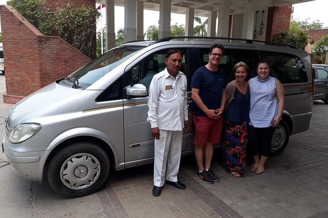 Private Agra Tour: Taj Mahal, Baby Taj & Lunch from Delhi by Car - Lunch at DoubleTree by Hilton Agra: a real break, not a rushed snack