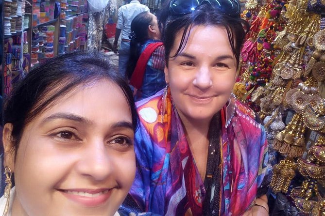 Private Customized Delhi Shopping Tour with Female Consultant - INA Market for dress materials, block prints, and tailoring supplies (1 hour)