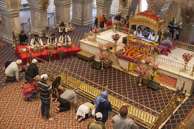 Private Customized Tour Of Old/New Delhi Spiritual Sites - Gurudwara Bangla Sahib and langar: community you can feel