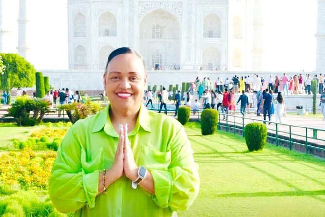 Private day tour of Taj Mahal and Agra fort by super-fast train - ALL INCLUSIVE - Lunch at a 5-star hotel: good for convenience, check your package