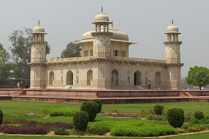 Private Day Trip To Agra Sunrise View Taj Mahal with Agra Fort - Shopping in the local Agra market, where to spend your attention
