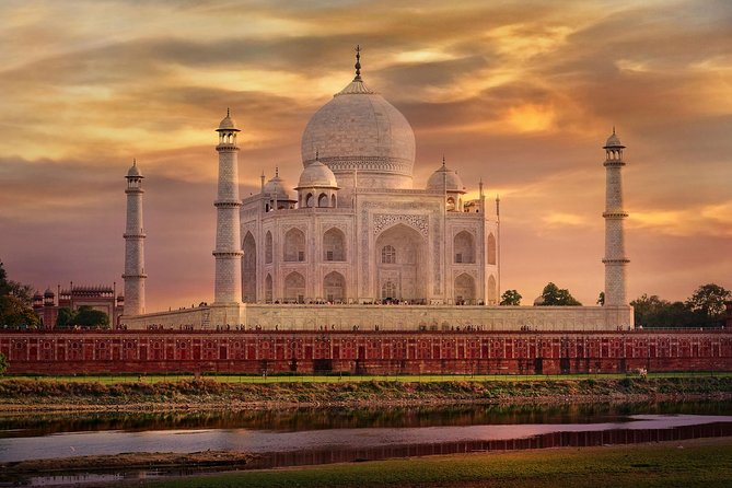 Private Day trip to Agra with Taj Mahal,Fort and lunch at 5 Star - Luxury private transport, pickup that actually helps
