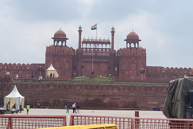 Private Delhi City Tour-Old Delhi, New Delhi and Major Attraction - Humayun’s Tomb, Lotus Temple, and Qutub Minar in One Strong Arc