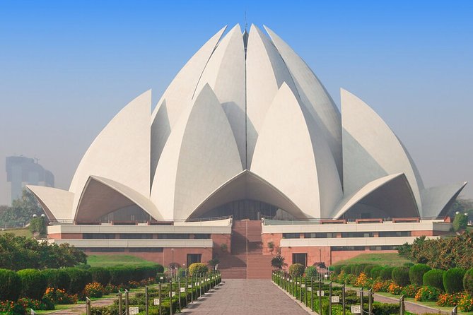 Private Delhi Day Tour with Tour Guide - India Gate and Raj Ghat, closing with open space and meaning