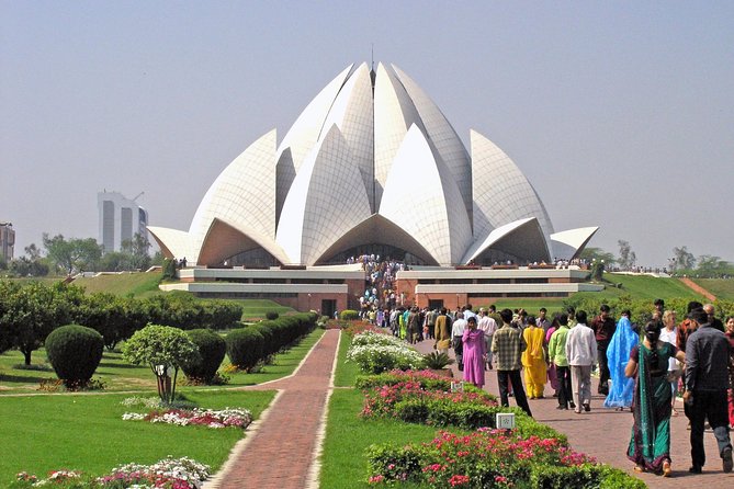 Private Delhi tour with Lotus Temple, ISKCON and Connaught Place with Dinner - The Lotus Temple: meditation vibes, big crowds, and how to time your visit