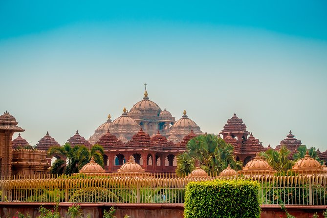 Private Evening Tour of Akshardham Temple with Musical Fountain Show - The evening water show: included tickets and what to expect