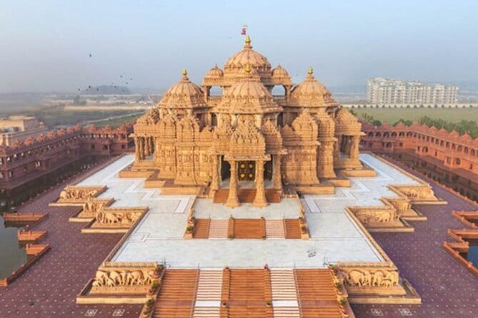 Private Full Day Old Delhi and New Delhi City Tour - Qutub Minar: Calligraphy and Scale in One UNESCO Stop