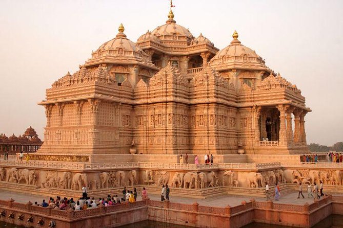 Private Full Day Temple Tour in Delhi - Private transport and a real guide: the difference you feel in Delhi traffic