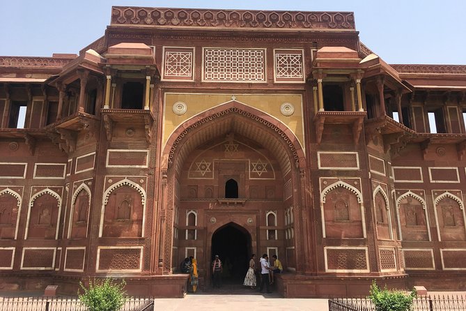 Private Golden Triangle 4 Day Tour from New Delhi - Day 1 in New Delhi: Mosques, Mughal Gardens, and War Memorials