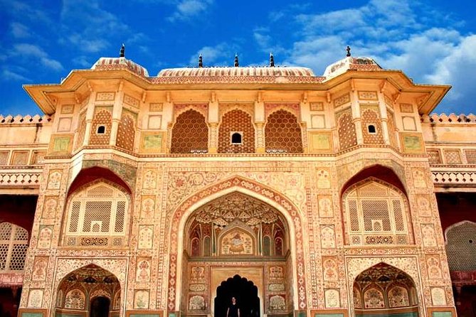 Private Jaipur Sightseeing Day Trip with Royal Palaces visit and Lunch from New Delhi - Amber Fort at the UNESCO Site: The Best Use of Your Morning