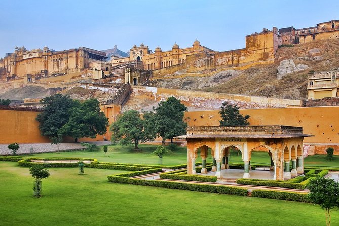 Private Jaipur Tour by Express Train from Delhi - Private guide plus chauffeur car: less time figuring out, more time looking