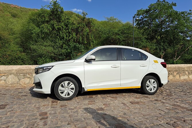 Private New Delhi Arrival Transfer Airport to Hotel/Accommodation - Why a private DEL to New Delhi transfer beats the airport taxi scramble