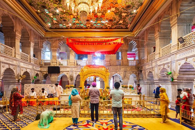 Private Old and New Delhi City Sightseeing Tour - Chandni Chowk by Cycle Rickshaw or Tuk-Tuk