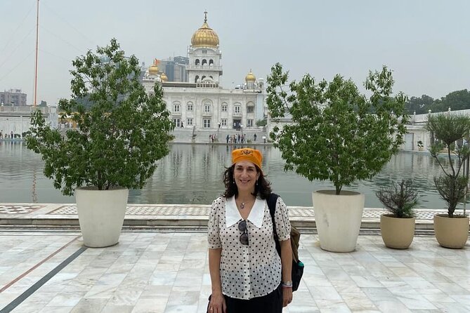 Private Old and New Delhi City Tour All Inclusive from Delhi - Jama Masjid and the apron detail that saves the day
