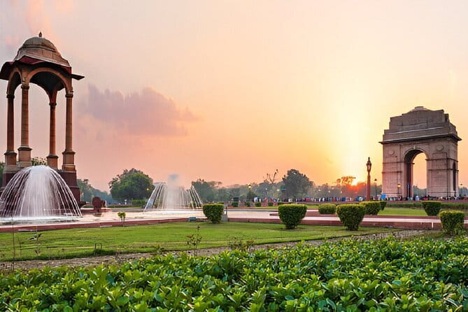 Private Old and New Delhi Full-Day Guided Tour all Inclusive - Red Fort late-day visit: Mughal walls, best timing, and focus tips