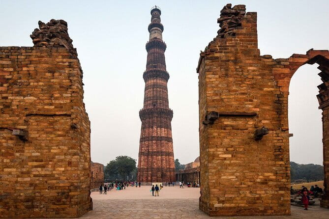 Private Old and New Delhi Full-Day Guided Tour all Inclusive - Swaminarayan Akshardham: a big shift from the streets