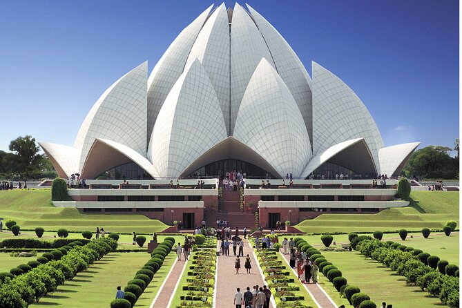 Private Old and New Delhi Full-Day Tour with Akshardham Temple - Red Fort and India Gate Pass-By: Quick Views, Big Stories