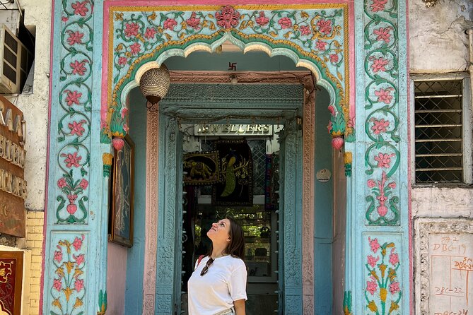 Private Old Delhi Heritage and Spice Market Tour - Entering Jama Masjid the right way
