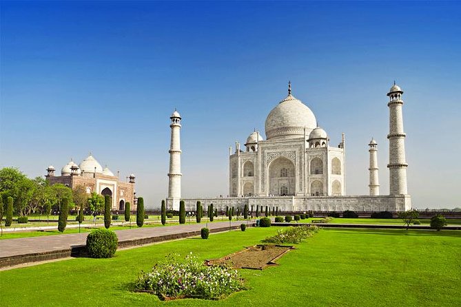 Private One Day Tour of Taj Mahal, Agra Fort & Fatehpur Sikri from New Delhi - Taj Mahal at first light: how the 3 hours usually work