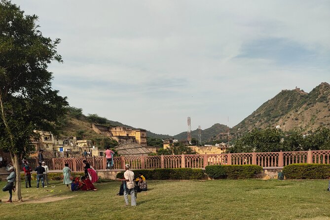 Private Same Day Jaipur Tour from Delhi by Car - Pickup, driver, and the comfort advantage that matters