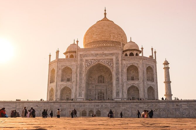 Private Skip the line Taj Mahal Sunrise Trip From Delhi By Car (All Inclusive) - Pickup around 2:30 am, then you’re already on your way to sunrise