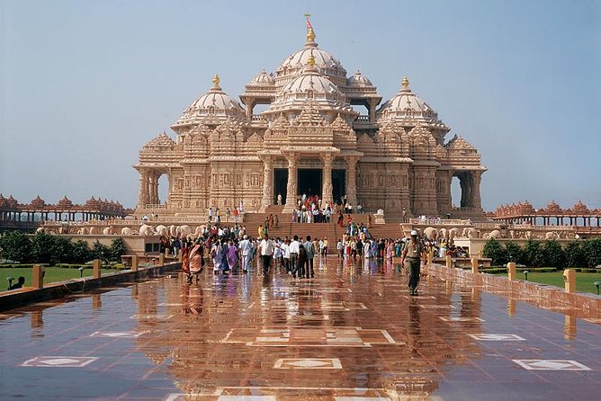 Private Spiritual Tour: Akshardham Temple, Lotus Temple & ISKCON in South Delhi - South Delhi temple circuit, built for a single afternoon