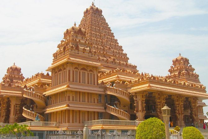 Private Spiritual Tour: Akshardham Temple, Lotus Temple & ISKCON in South Delhi - Swaminarayan Akshardham, the big scale stop (and the photo rules)