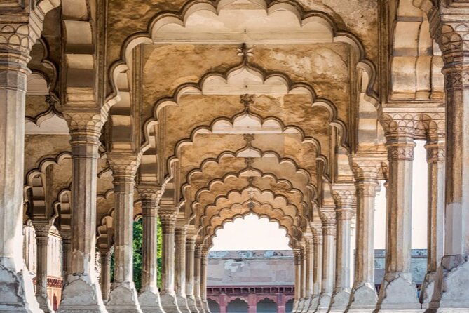 Private Sunrise Taj Mahal & Agra Fort Tour from New Delhi By Car - Breakfast at a 5-star restaurant, plus the small comfort extras