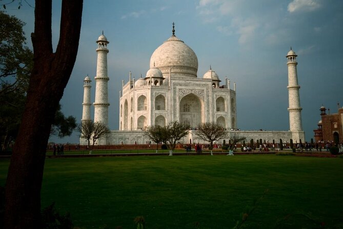 Private Sunrise Taj Mahal & Agra Tour from Delhi by Luxury Car - Why a Delhi-to-Agra sunrise schedule feels worth it