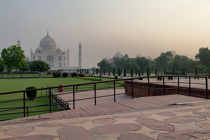 Private Sunrise Taj Mahal and Agra Fort Tour From Delhi To Agra- by AC Car - Live Marble and Handicraft Demo at Decor Crafter