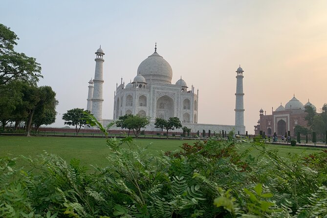 Private Sunrise Taj Mahal and Agra Fort Tour From Delhi To Agra- by AC Car - Door-to-Door AC Transport from Delhi (Airport or Hotel)