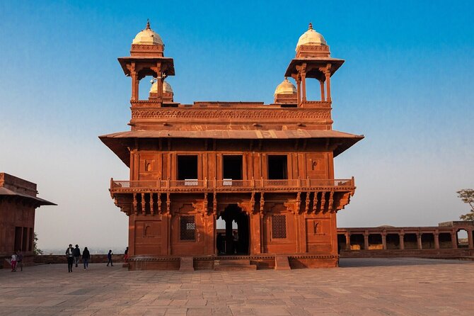 Private Sunrise Taj Mahal Tour from Delhi with Fatehpur Sikri - Agra Fort: Red Sandstone Power and Mughal Scale