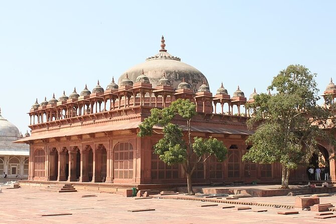 Private Sunrise Taj Mahal Tour from Delhi with Fatehpur Sikri - Arriving at the Taj Mahal When the Light Is Doing the Talking