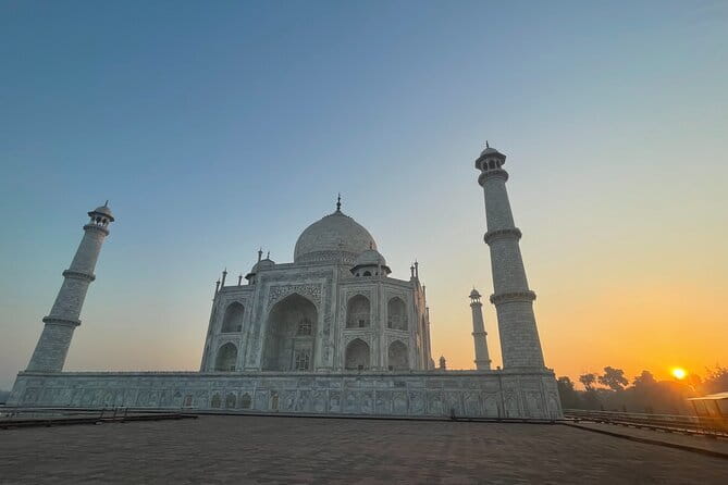 Private Sunrise Taj Mahal Tour – " Round Trip from Delhi by Car " - Door-to-door pickup, English-speaking driver, and what “private” really means
