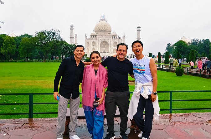 Private Taj Mahal, Agra Fort & Baby Taj Day Tour - All Inclusive - Food and comfort: lunch at a 5-star hotel if you pick it