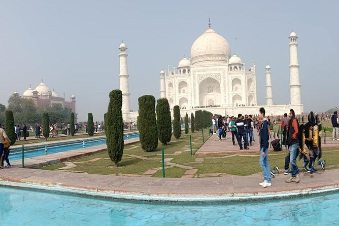 Private Taj Mahal and Agra Tour from Gurugram(Gurgaon) by Car - Delhi to Agra by AC car on the Yamuna Expressway