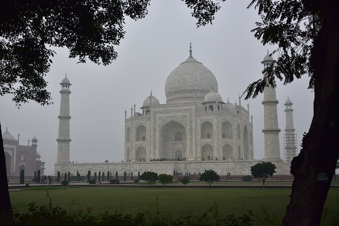 Private Taj Mahal and Mathura tour from Delhi to by car - Vrindavan: the youthful Krishna vibe on the Yamuna