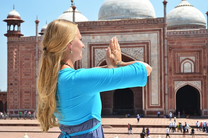 Private Taj Mahal Day Trip from Delhi Ending in Jaipur - The Delhi to Agra train ride: comfort, food, and real-world station stress control