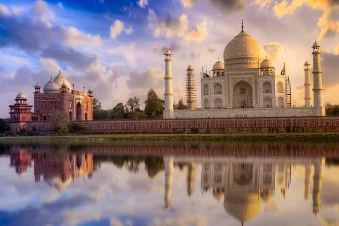 Private Taj Mahal Sunrise Tour and Agra Sightseeing from Delhi - Breakfast at DoubleTree by Hilton Agra (If You Choose the Meal Option)