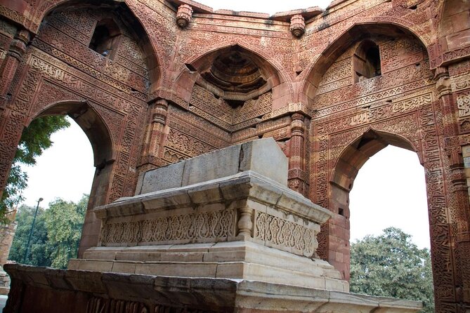 Private Tour in Mehrauli Archaeological Park & Qutub Minar - Key highlights you should care about