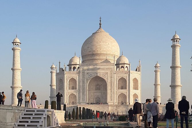 Private Tour of Taj mahal from Delhi by Train in 90 Min - Car and driver in Agra: comfort that helps you stay focused