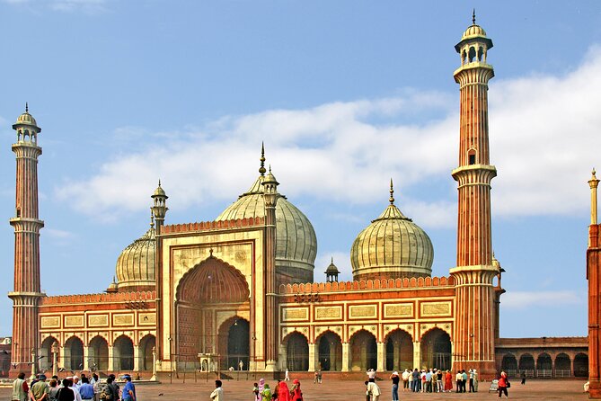 Private Tour, The Portraits of Old and New Delhi with Pickup Included - Jama Masjid and Gurudwara Bangla Sahib, big architecture with a calmer rhythm