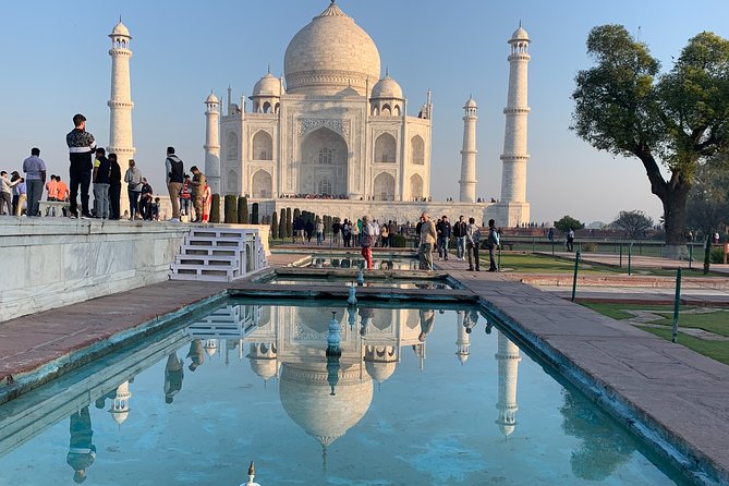 Private Transfer From New Delhi Airport /Hotel to Agra - Door-to-Door Pickup That Starts at IGI Airport Gate 4