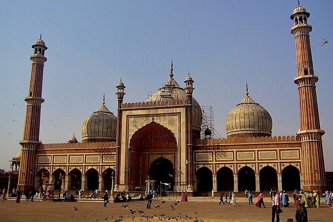 Private Transfer From New Delhi Airport /Hotel to Agra - What You Get for About $22.38 Per Person