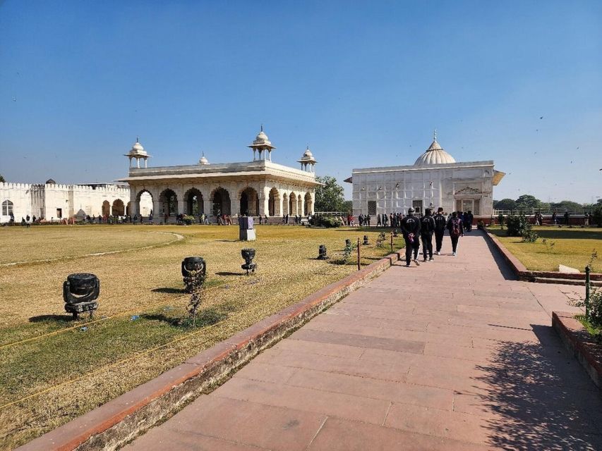 Red Fort Skip-the-Line E-tickets & guide Delhi transfers - What you’ll notice once you’re inside the fort walls